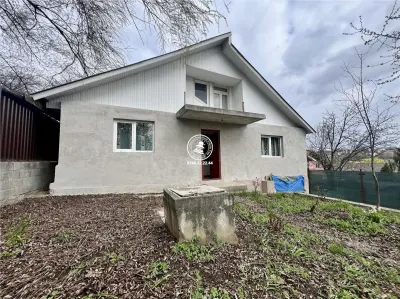 Casa cu 3 camere, 250mp de teren, de vanzare in Valea Adanca - Iasi