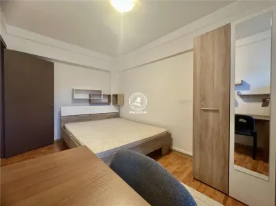 Apartament 3 camere de inchiriat Centru - foto 5