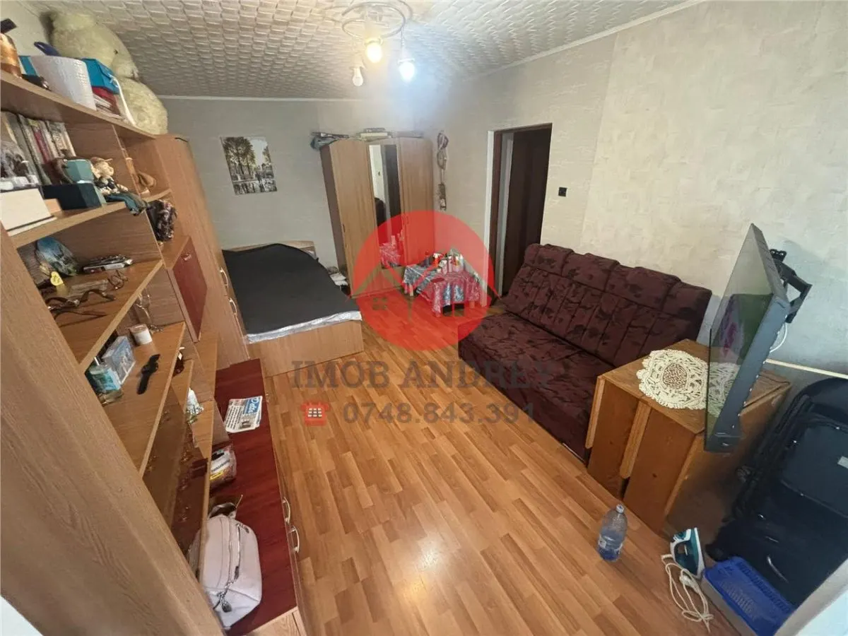 Garsoniera transformata Ã®n ap. 2 camere, E3, lÃ¢nga spital - foto 1