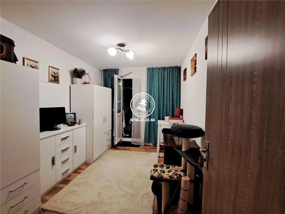 Apartament 3 camere  de vanzare  Tatarasi, - foto 1