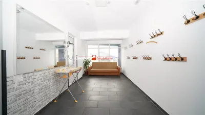 Cladire multifunctionala cu piscina â€“ inchiriere premium in centrul Sanmartinului - foto 9