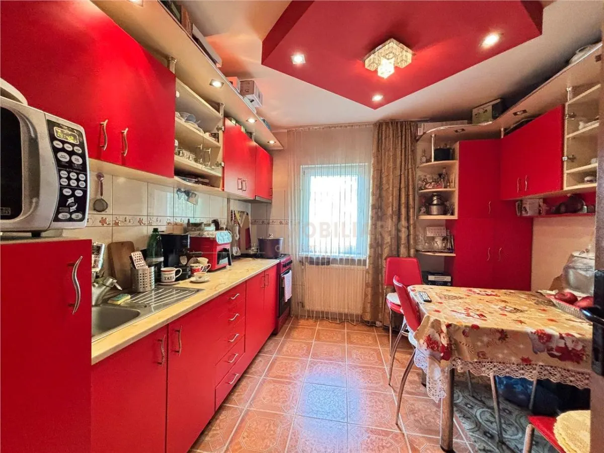 Apartament 3 camere  zona Vlad Tepes - foto 3