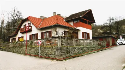 Jumatate duplex in Criscior, Hunedoara - Criscior