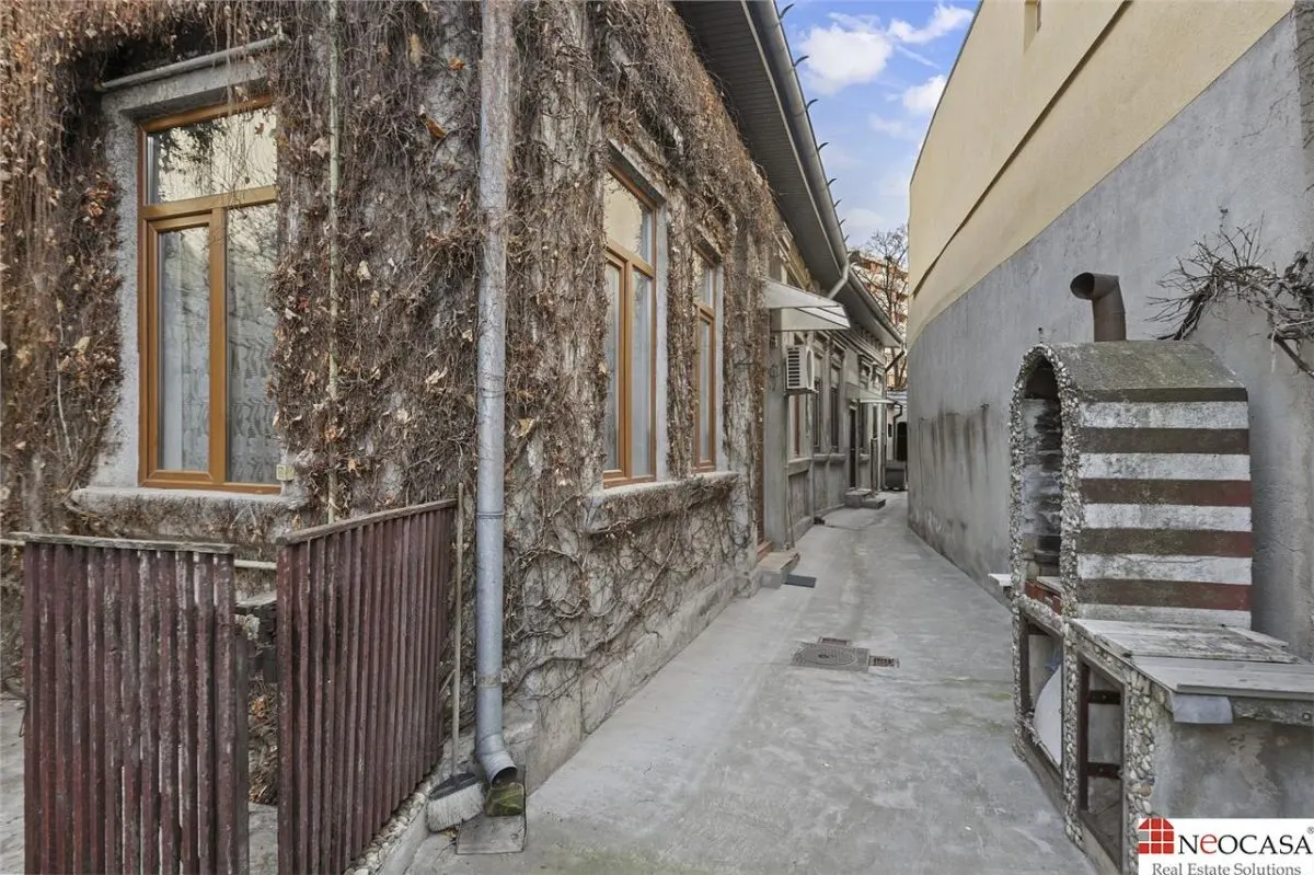 CASA DE VANZARE IN POZITIE CENTRALA - OPORTUNITATE DE EXTINDERE - foto 2