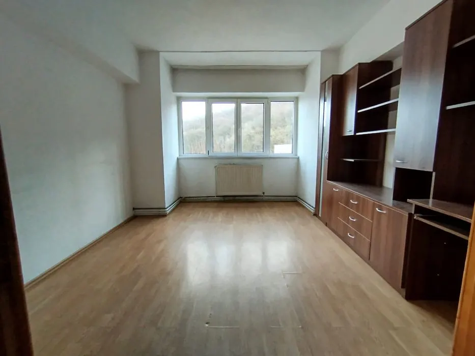 Apartament 4 camere etaj intermediar Racadau - foto 2