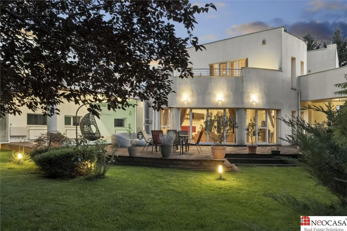 Vila de lux in apropiere de Cambridge School | Curte superba - foto 1