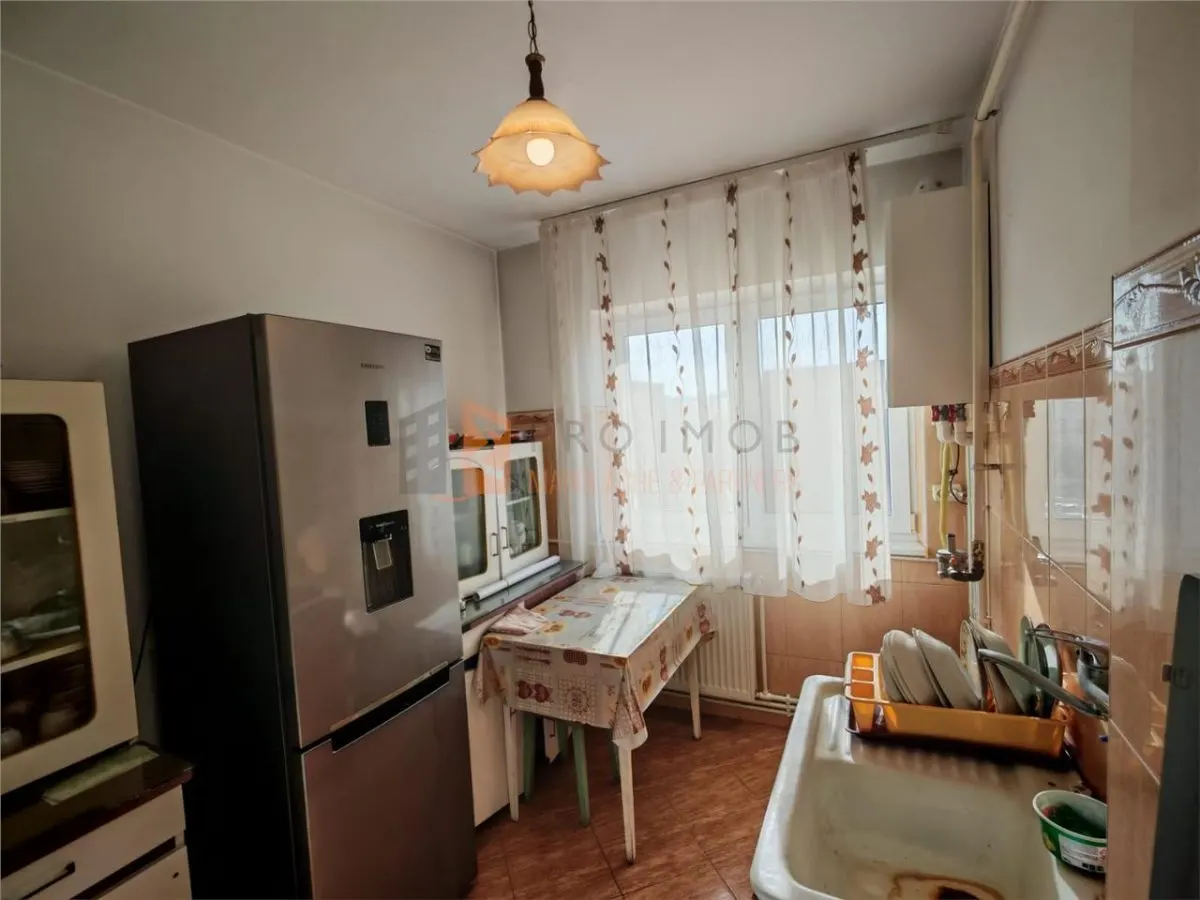 Apartament 2 camere semidecomandat zona Centru - foto 3