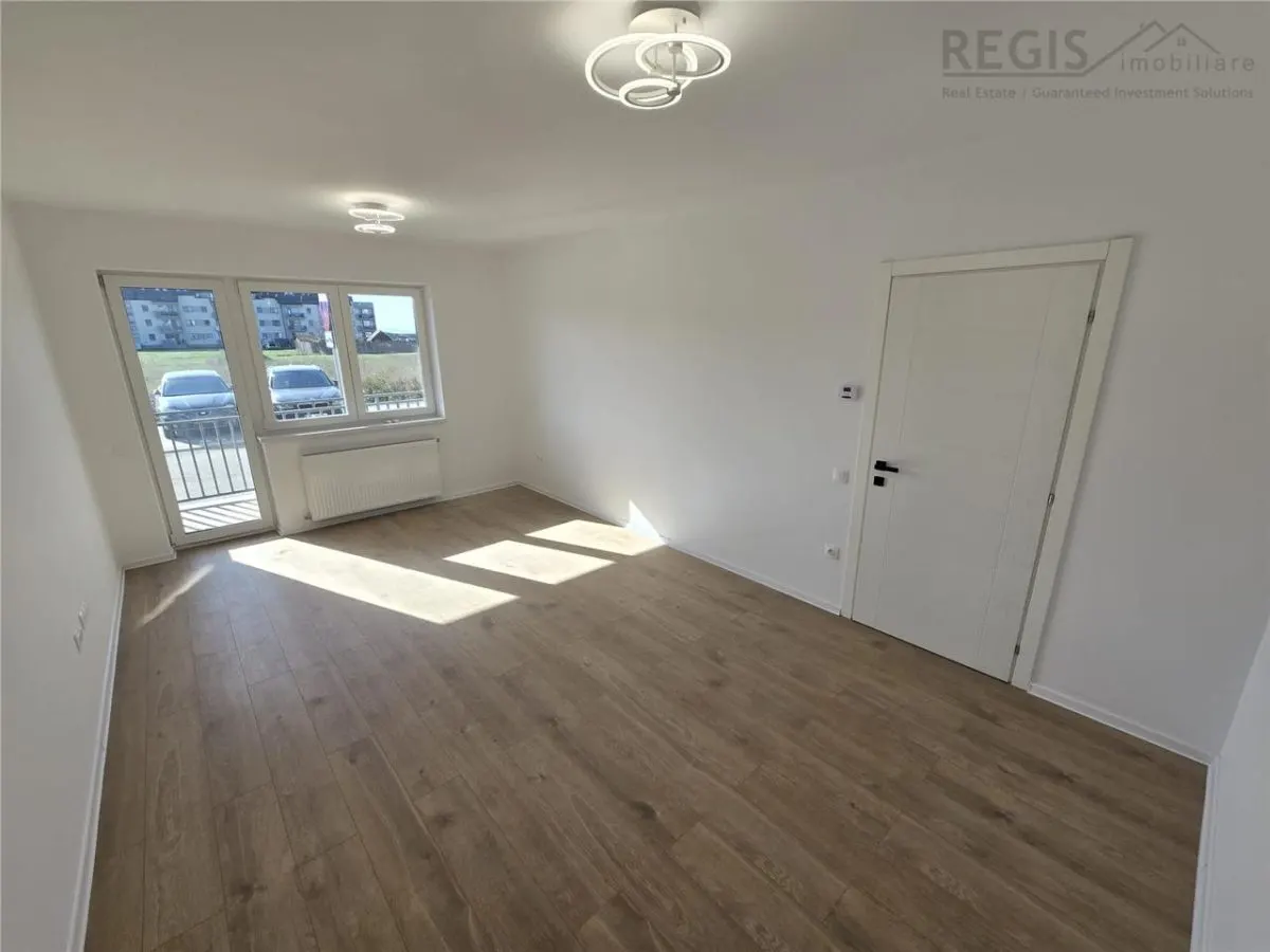 Apartament 3 Camere | Zona Tractorul | 2 Balcoane | NOU - foto 1