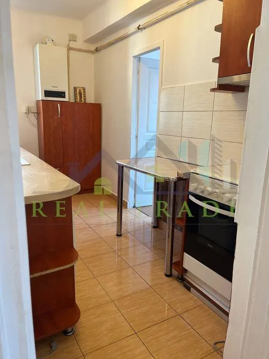 Apartament 2 camere etaj intermediar Centrul Civic - foto 4
