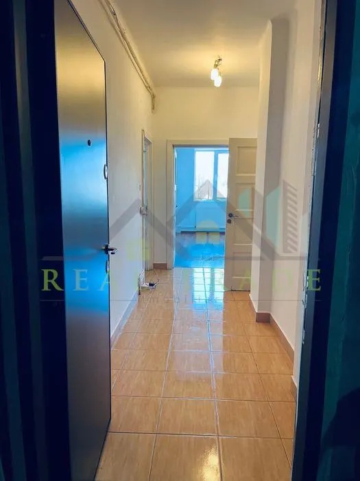 Apartament 2 camere etaj intermediar Centrul Civic - foto 7