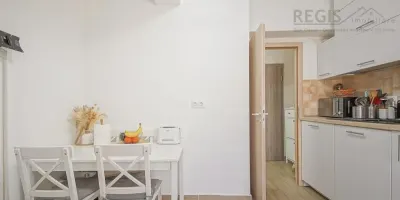 Apartament  2 Camere, Parcare, strada cu vile Tractorul - foto 3