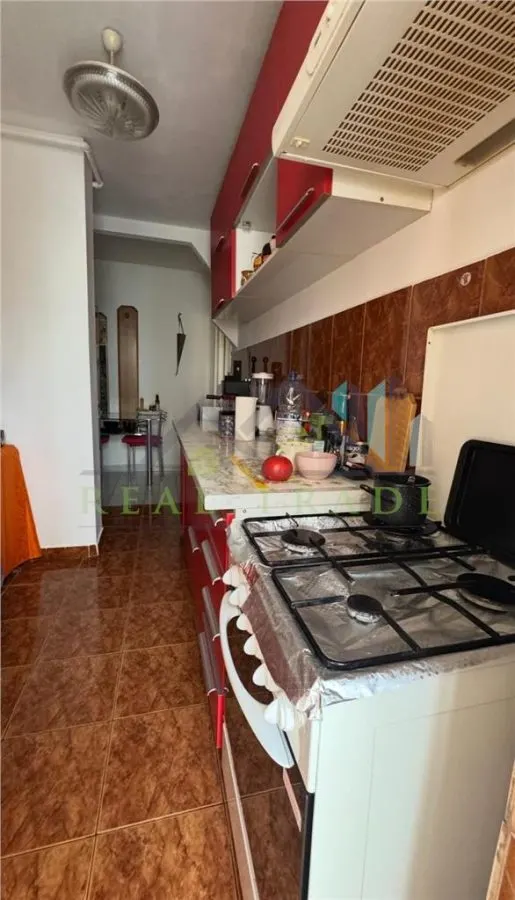 Apartament 3 camere decomandat etajul 1 Astra - foto 10
