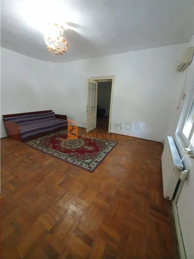 Casa tip parter + teren zona Centru - foto 1
