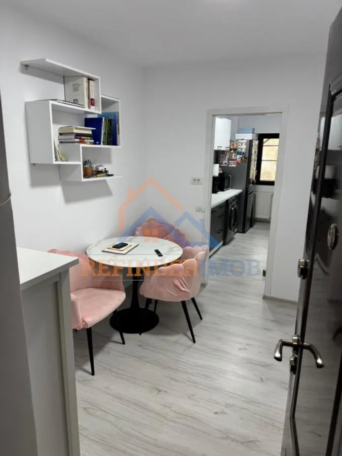 Garsoniera de vanzare, zona Mall Vitan - foto 6