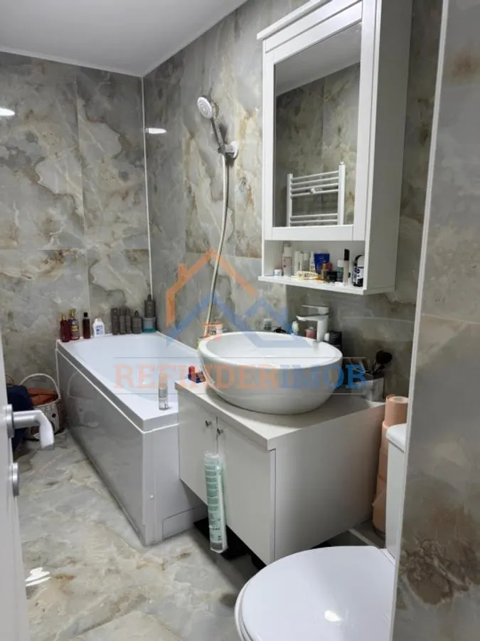 Garsoniera de vanzare, zona Mall Vitan - foto 8