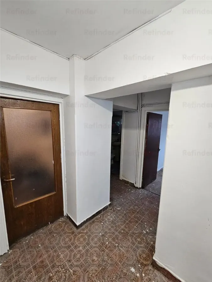 Vanzare apartament 4 camere | Romana ASE | bloc 1982 reabilitat | 97mp | decomandat | etaj 3/10 | loc parcare in curtea interioara | - foto 3