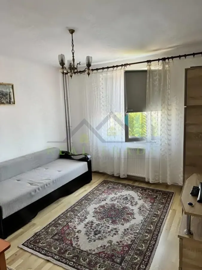 Apartament 2 camere etaj intermediar zona Noua - foto 3