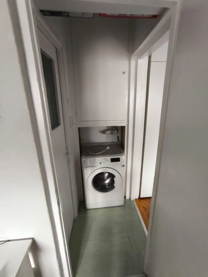 Apartament 2 camere etaj intermediar zona Vlahuta - foto 7