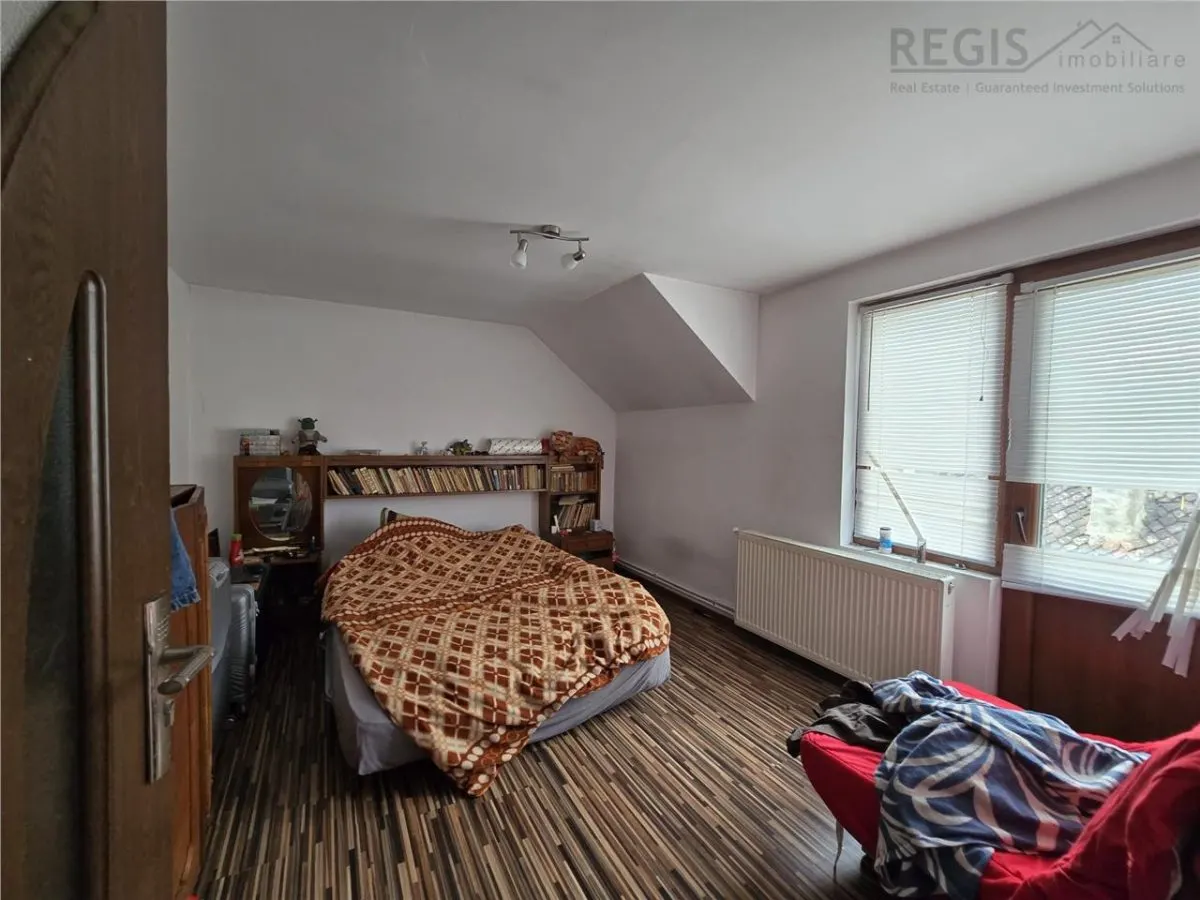 Casa in Centrul Prejmerului - foto 16