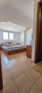 Apartament 4 camere decomandat etaj intermediar Tractorul - foto 2