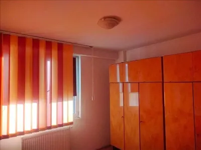 Apartament 3 camere etaj intermediar Vlahuta - foto 3