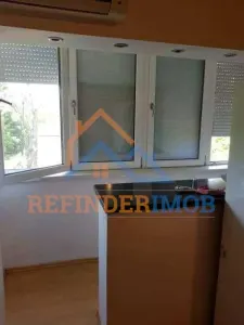 Garsoniera de vanzare, zona Titan - Piata Muncii - foto 2