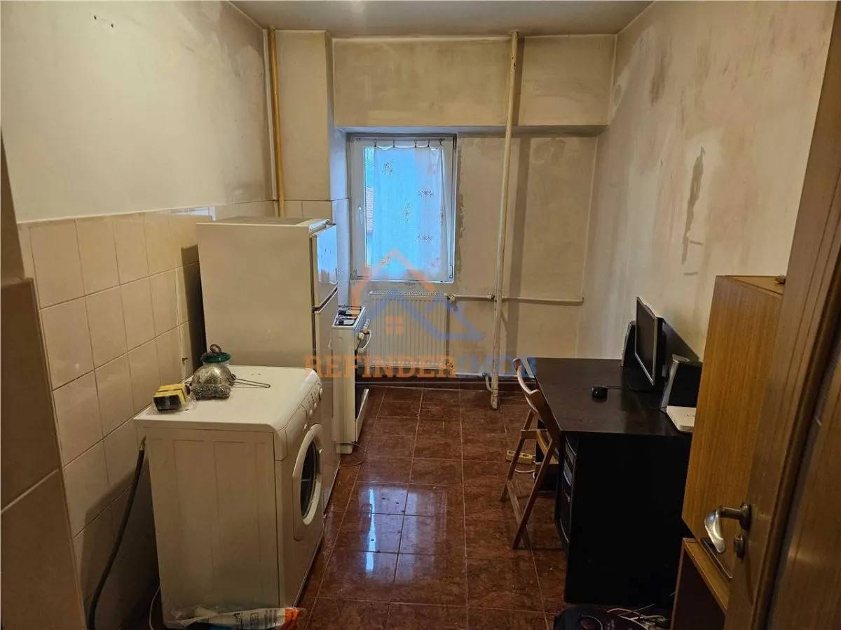Garsoniera de vanzare, zona Mall Vitan - foto 6