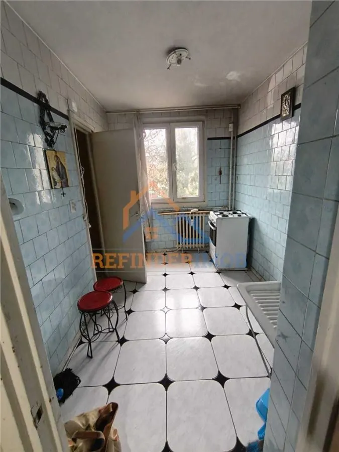Apartament de vanzare cu 3 camere, zona Trapezului - foto 4