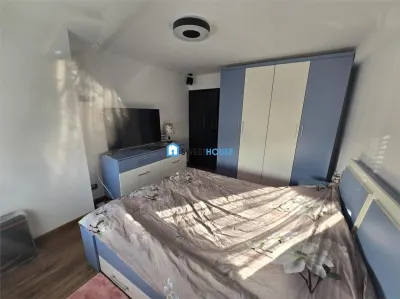 Apartament cu patru camere zona centrala - foto 2