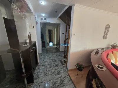Apartament cu patru camere zona centrala - foto 11