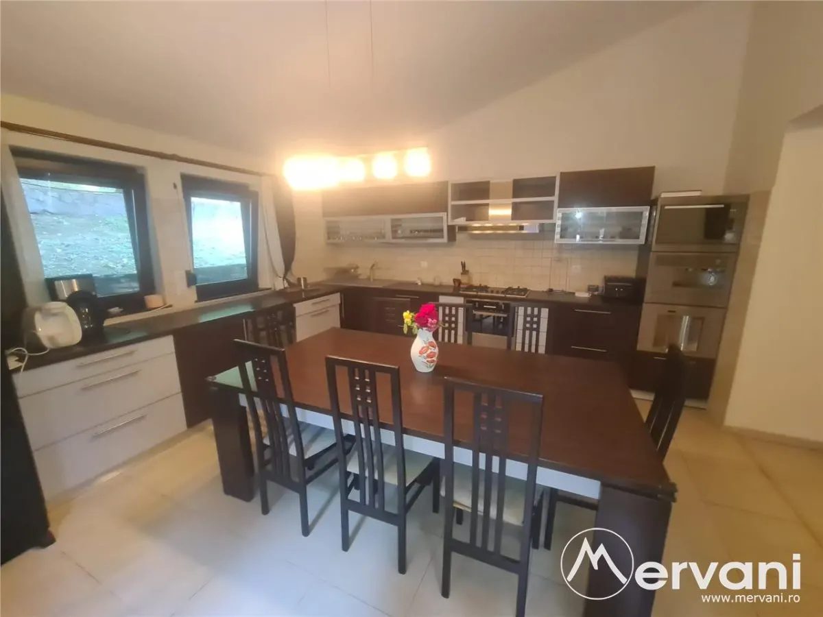 Vila de vanzare in Campina - Zona Lunca Mare - foto 15