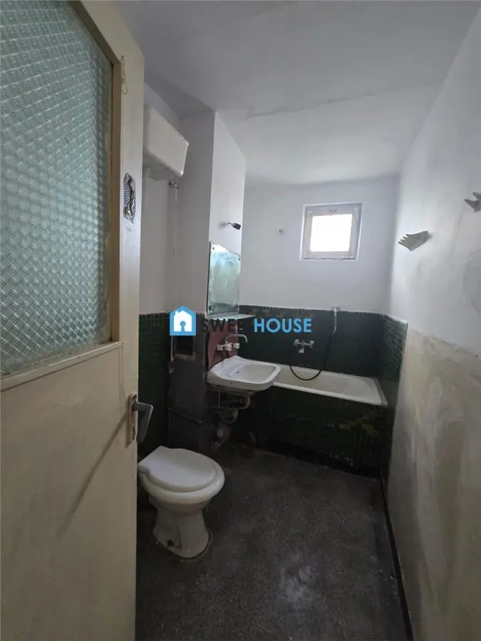 Apartament cu 2 camere  de vanzare  in Fagaras etaj 4 - foto 5