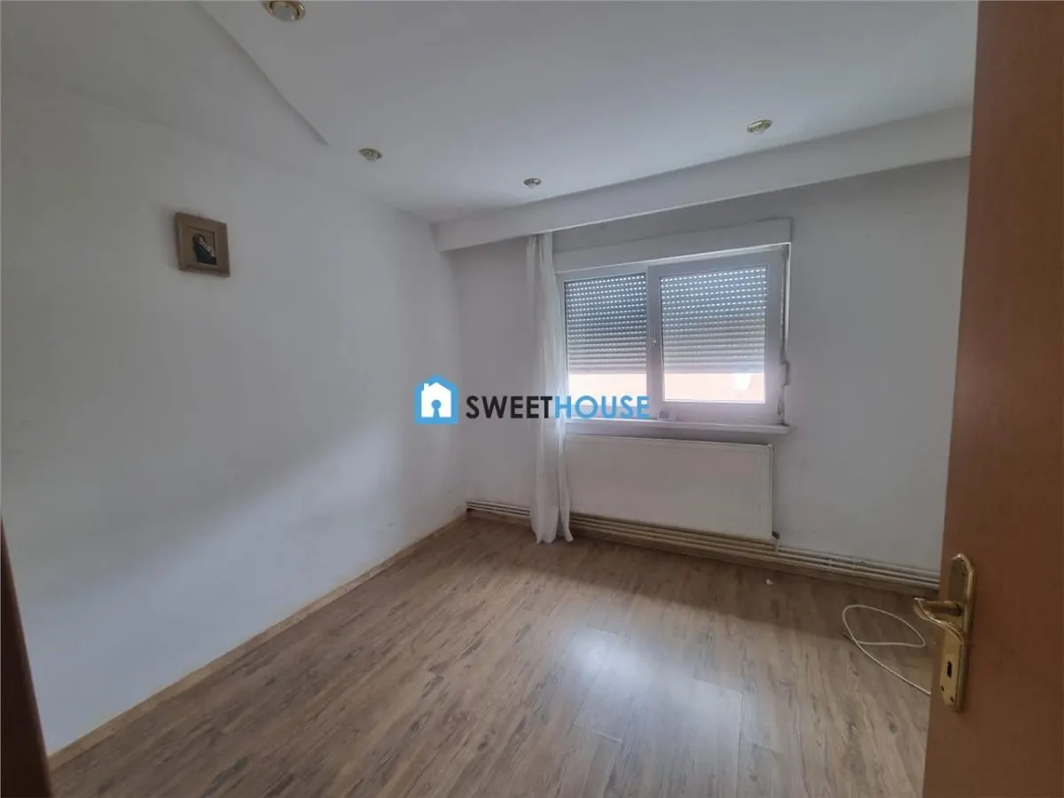 Apartament cu trei camere zona centrala - foto 6