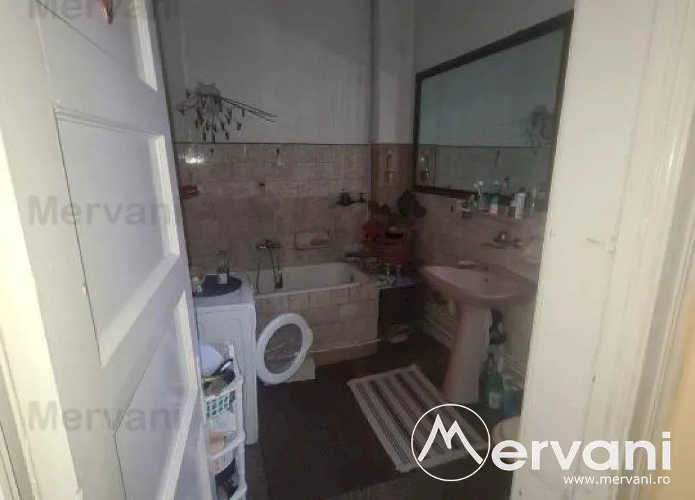 Apartament cu 3 camere de vanzare in Campina - foto 11