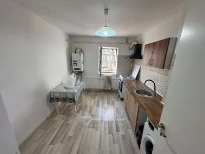 Apartament 3 camere, boxă și potențial investițional remarcabil, în zonă ultracentrală, la 3 minute de UMF - Iasi