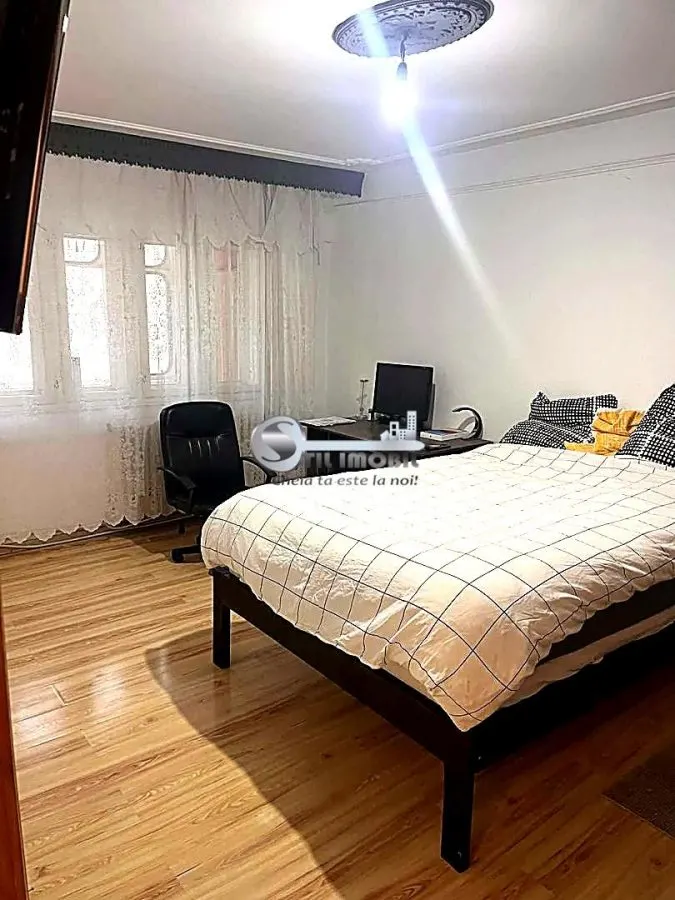 Vanzare Ap. 3 camere,decomandat ,zona Dacia - foto 1