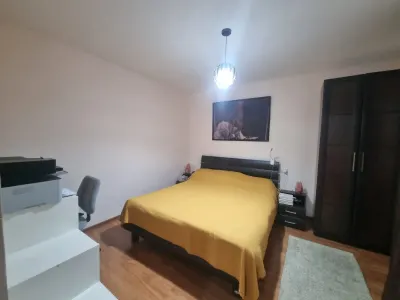 Apartament 3 Camere | 60 mp | Etaj 2 - Zonă Podu Ros - foto 2