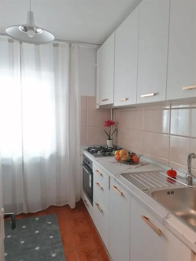Apartament 2 camere - Zona Nicolina - 449 Euro - foto 9
