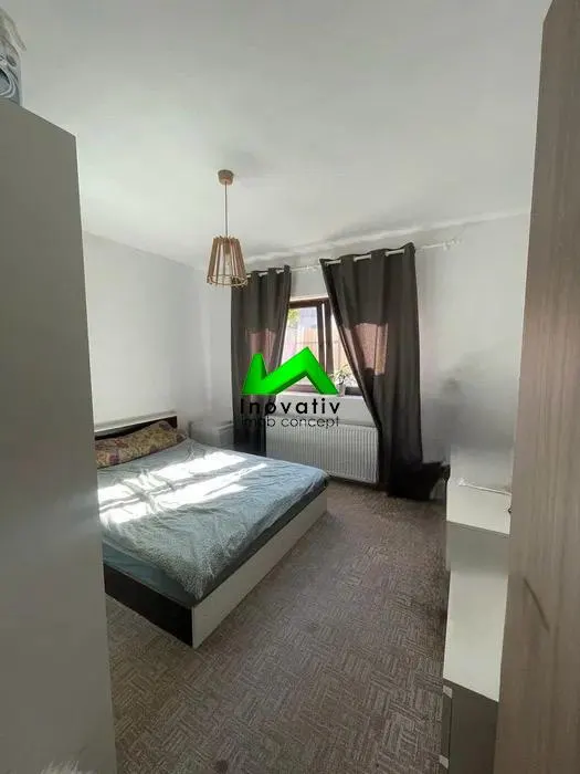 Casa de vanzare singur in curte Zona Cisnadie - foto 3
