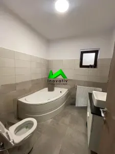 Casa de vanzare singur in curte Zona Cisnadie - foto 8