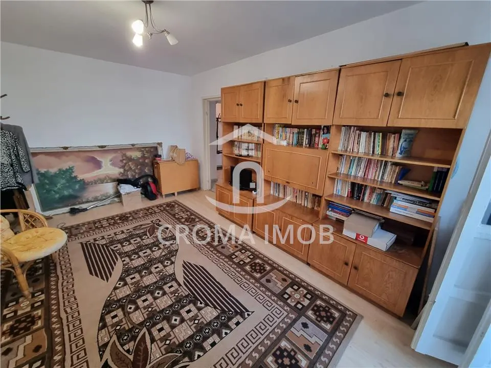 Vanzare apartament 3 camere, Ploiesti , zona Vest - foto 1