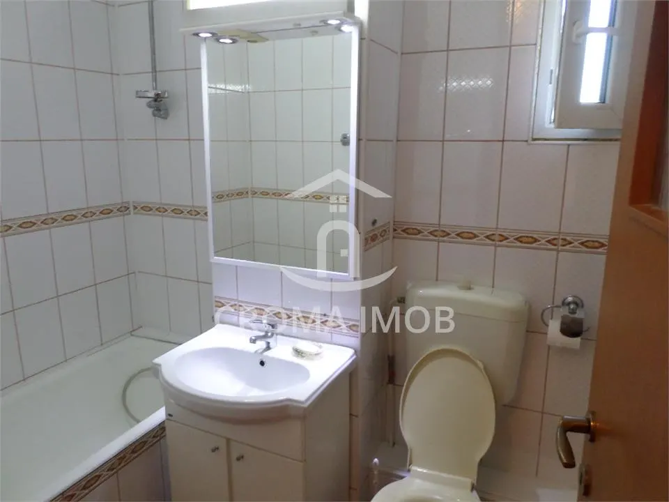 De inchiriat apartament 3 camere Ploiesti, zona Central - foto 14