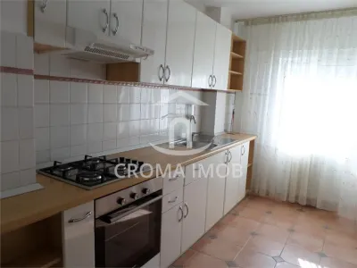 De inchiriat apartament 3 camere Ploiesti, zona Central - foto 7