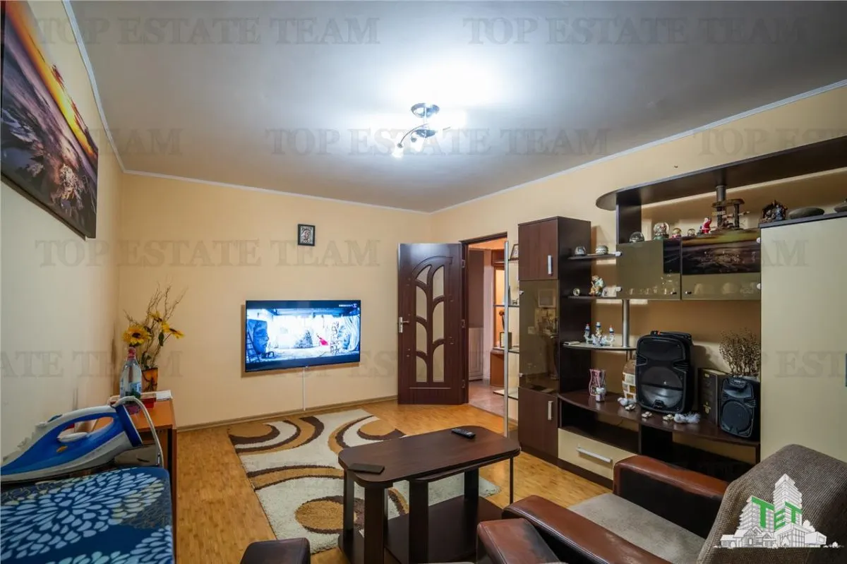 Apartament 3 camere, Titan, Ozana - foto 1