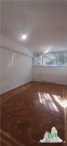 Spatii birou / comerciale de inchirat ,Universitate,  10 euro / mp - Bucuresti