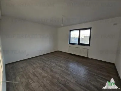 Vila lux 4 camere (dormitor parter) in Domnesti - foto 8