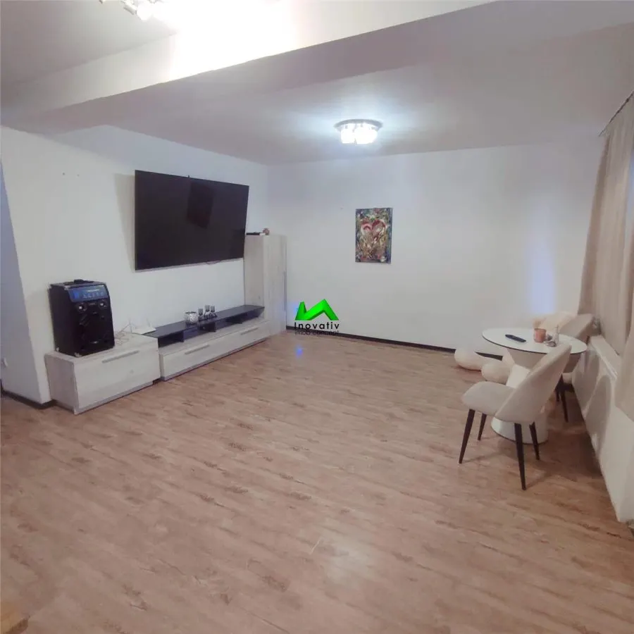 Casa de inchiriat 4 camere muncitori Sura Mare - foto 2