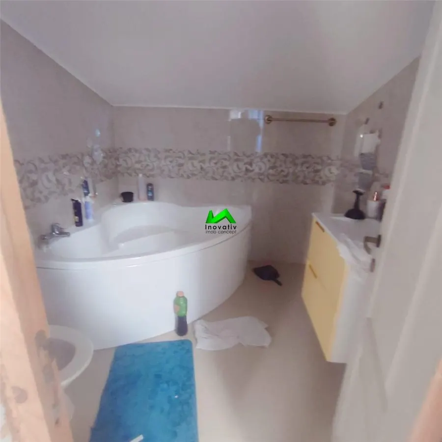Casa de inchiriat 4 camere muncitori Sura Mare - foto 14