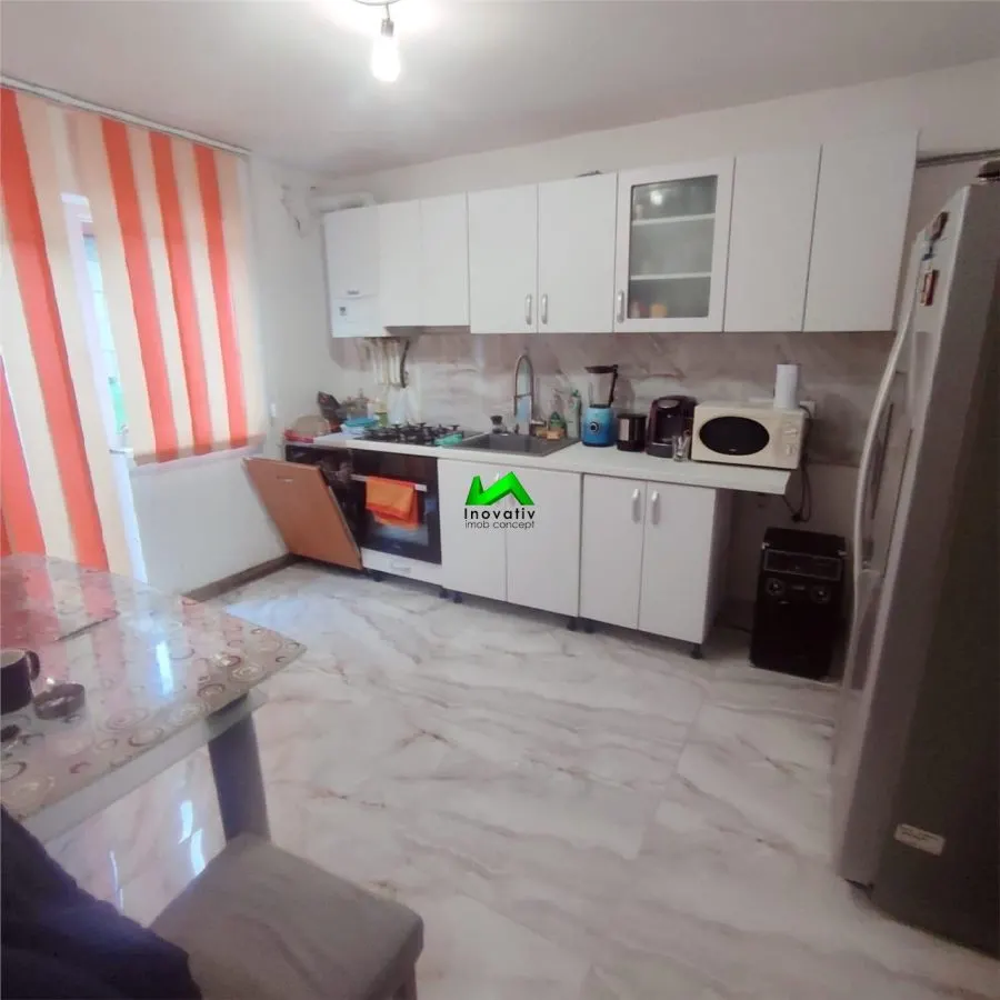 Casa de inchiriat 4 camere muncitori Sura Mare - foto 4