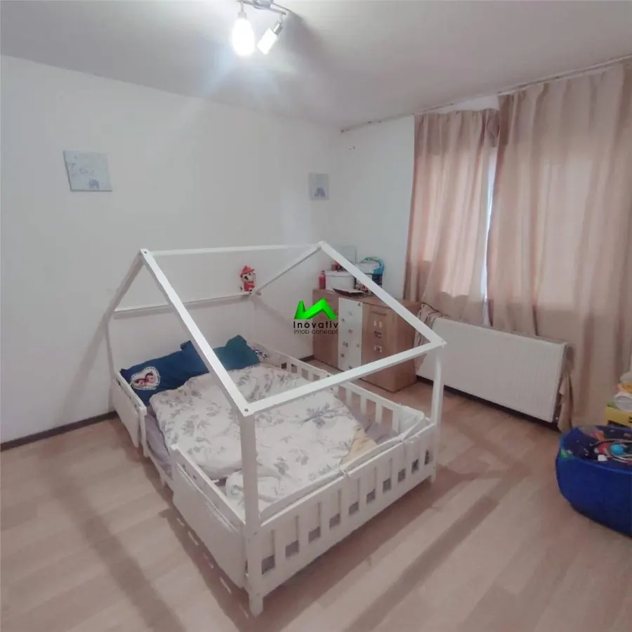 Casa de inchiriat 4 camere muncitori Sura Mare - foto 8